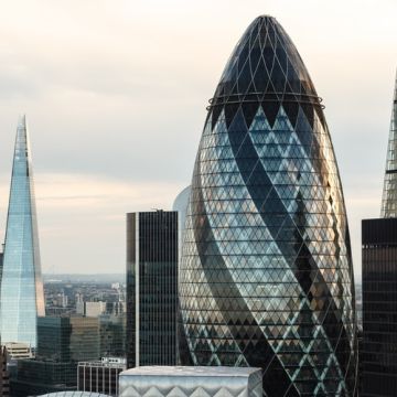 Το Brexit πλήττει το City
