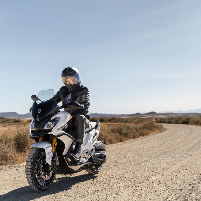 Ο Όμιλος Σαρακάκη φέρνει στην Ελλάδα την Peugeot Motorcycles