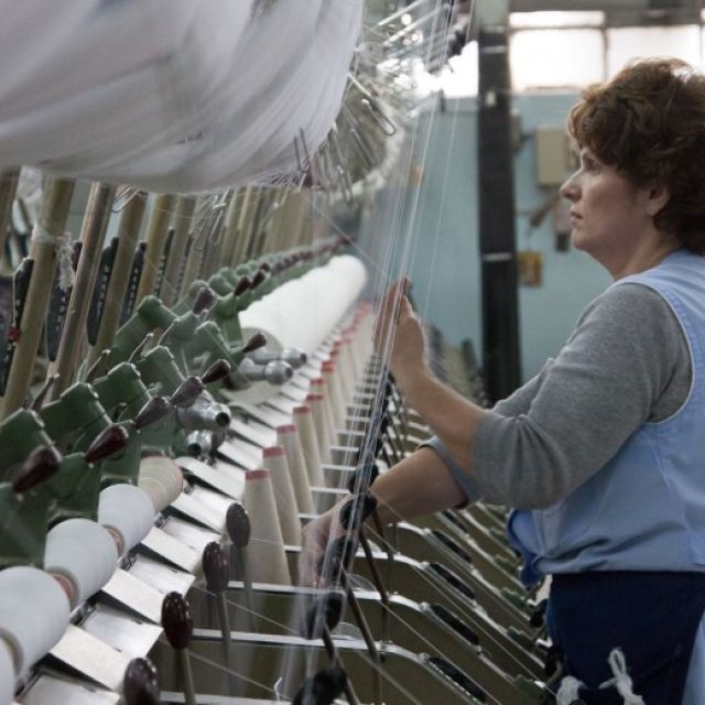 Άνοδος στις λιανικές πωλήσεις ένδυσης το Q1 2023