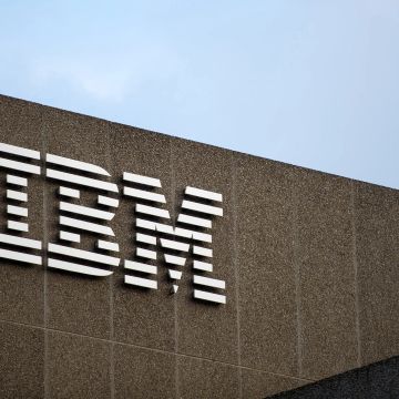 Τα έσοδα και τα κέρδη της IBM ξεπέρασαν τις εκτιμήσεις
