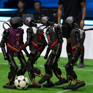 Αγώνας ποδοσφαίρου με ρομπότ AI στο Πεκίνο!