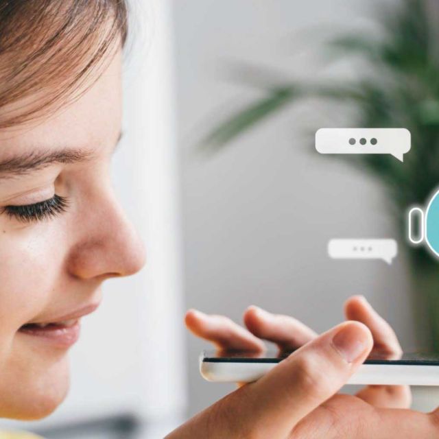 Είναι επικίνδυνα τα chatbots για τους εφήβους;