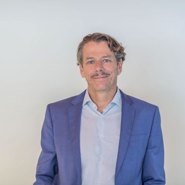 Ίων Μπαντέκας: Αξιόπιστος Omni Messaging partner για επιχειρήσεις η MSTAT