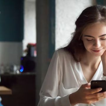 Οι millennials βρίσκονται ανάμεσα σε σύνδεση και εξαπάτηση