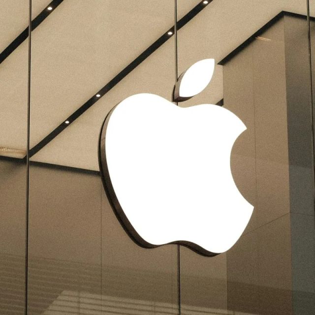 Εκτοξεύτηκαν οι παραγγελίες iPhone στην Κίνα