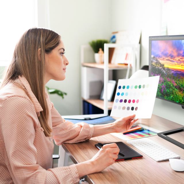 Νέα επαγγελματική οθόνη Philips 27B1U7903