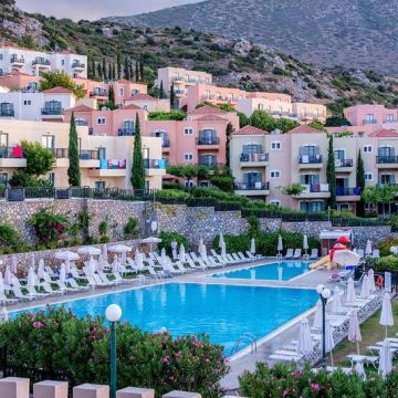 Το Village Resort & Waterpark αγόρασε η Cretan Investments