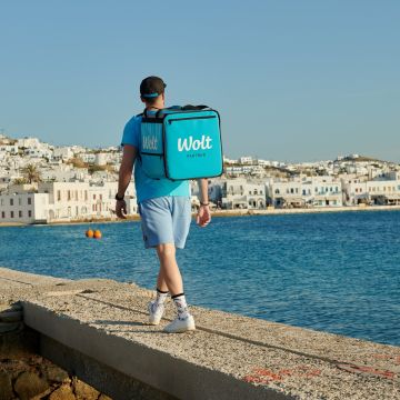 Διευρύνεται η εμβέλεια του δικτύου της Wolt
