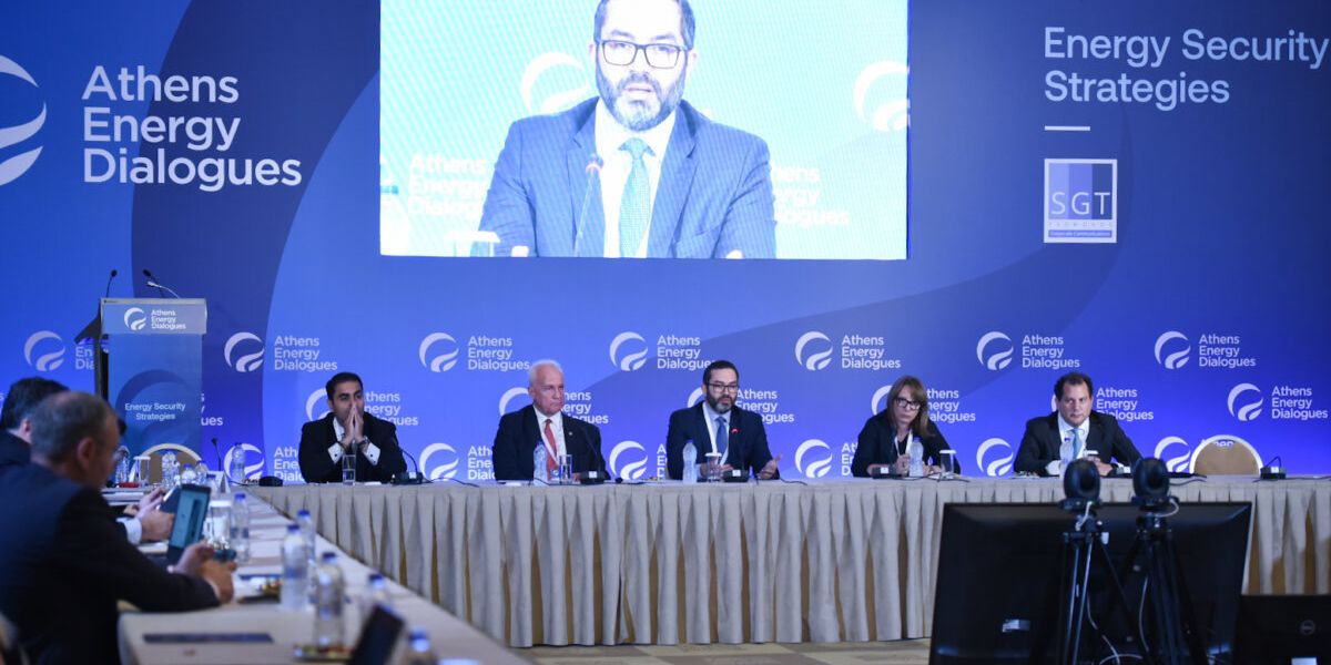 Οι δυσκολίες που αντιμετωπίζουν επενδυτές και επιχειρήσεις για την ενεργειακή μετάβαση
