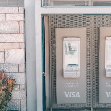 Νέα μηχανήματα έκδοσης εισιτηρίων από ΟΔΑΠ, Visa και Cardlink