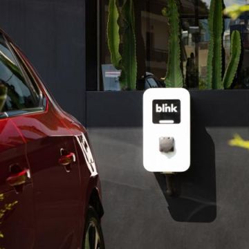 Νέος ταχυφορτιστής ηλεκτρικών αυτοκινήτων από την Blink