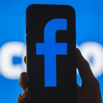 Malware κλέβει στοιχεία λογαριασμού μέσω Facebook