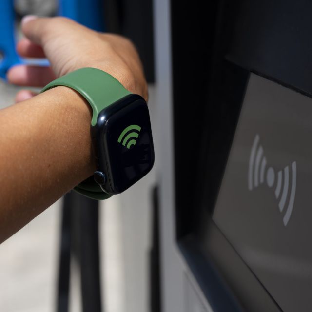 Ανέπαφα πλέον οι αναλήψεις στα ΑΤΜ