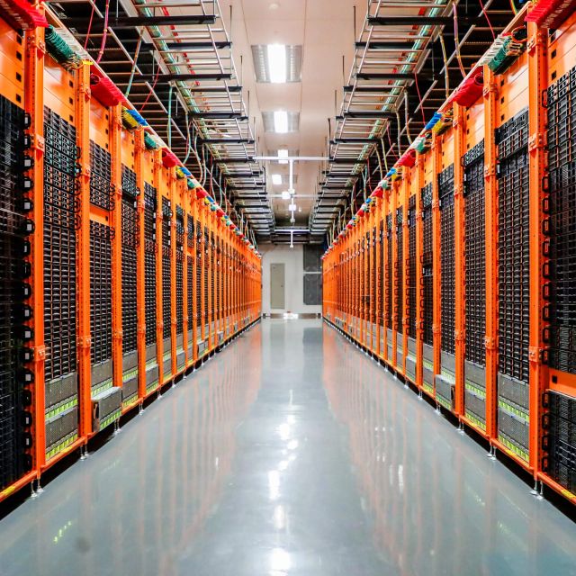 Έρχονται data centers και AI από την Alibaba