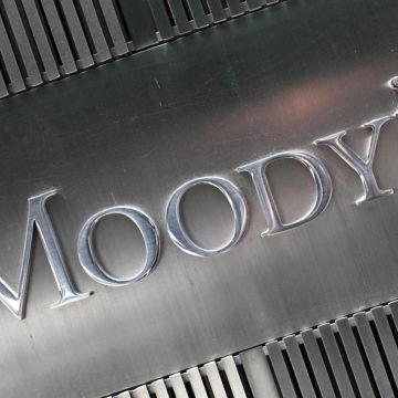 Η Moody’s αναβάθμισε την Alpha Bank σε Βaa1