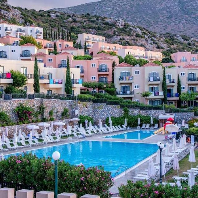 Το Village Resort & Waterpark αγόρασε η Cretan Investments