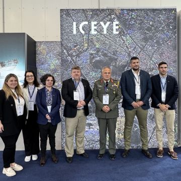 Η ICEYE ανέδειξε τις δυνατότητες των δορυφόρων SAR στη DEFEA 2025