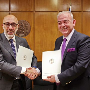 Μνημόνιο συνεργασίας για Deloitte και ΕΜΠ